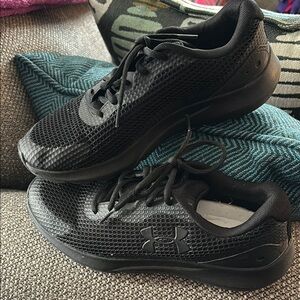 Under Armour Athletic Shoes size 9 (women’s)